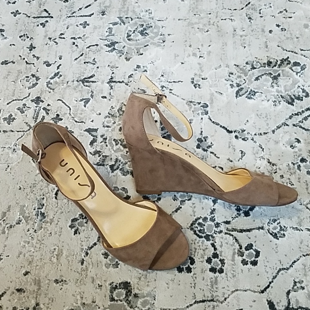 Unisa Open Toed Heels